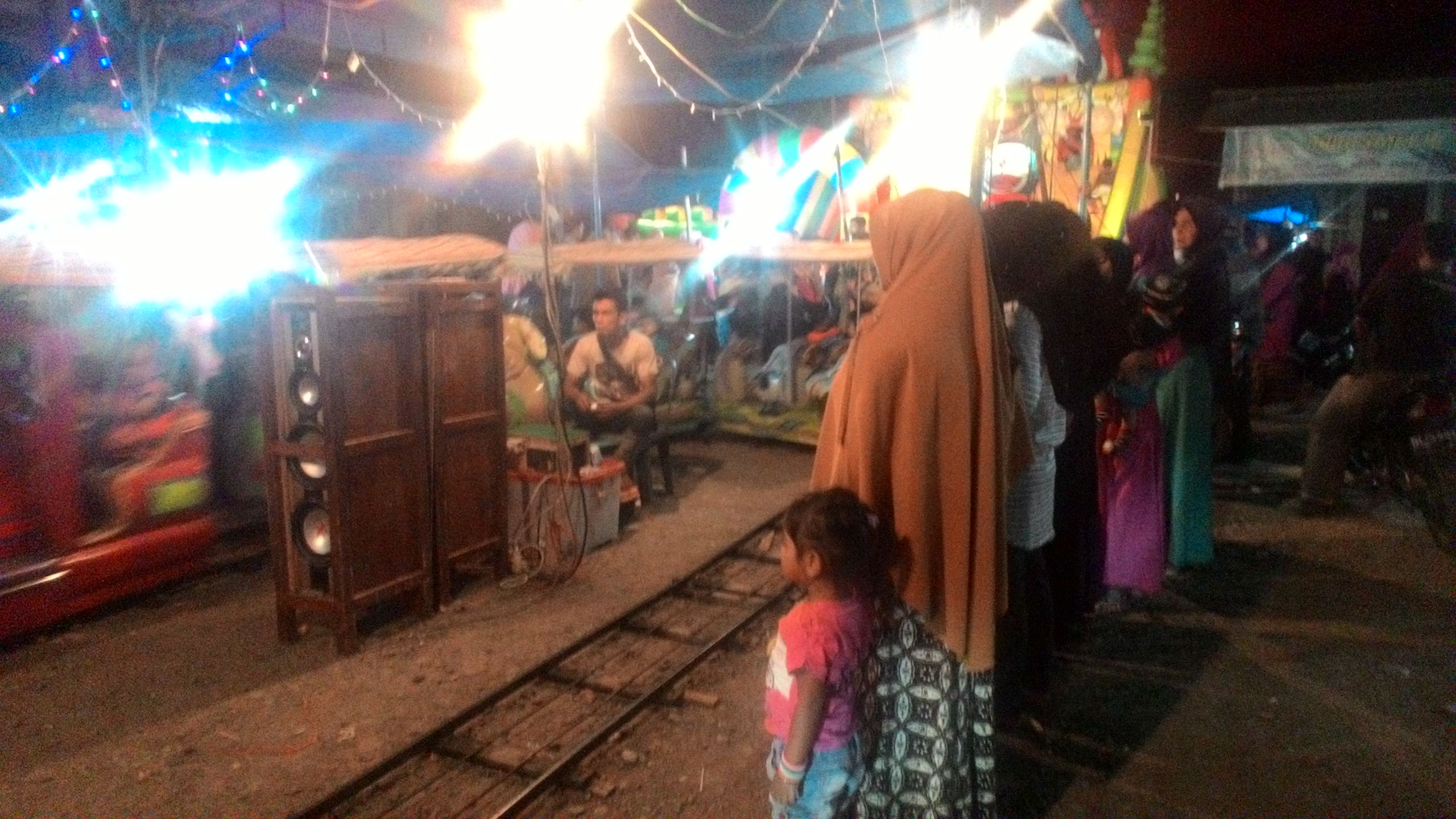 Terminal Jeunieb Masih Ramai Pengunjung Seperti Malam Hari Raya