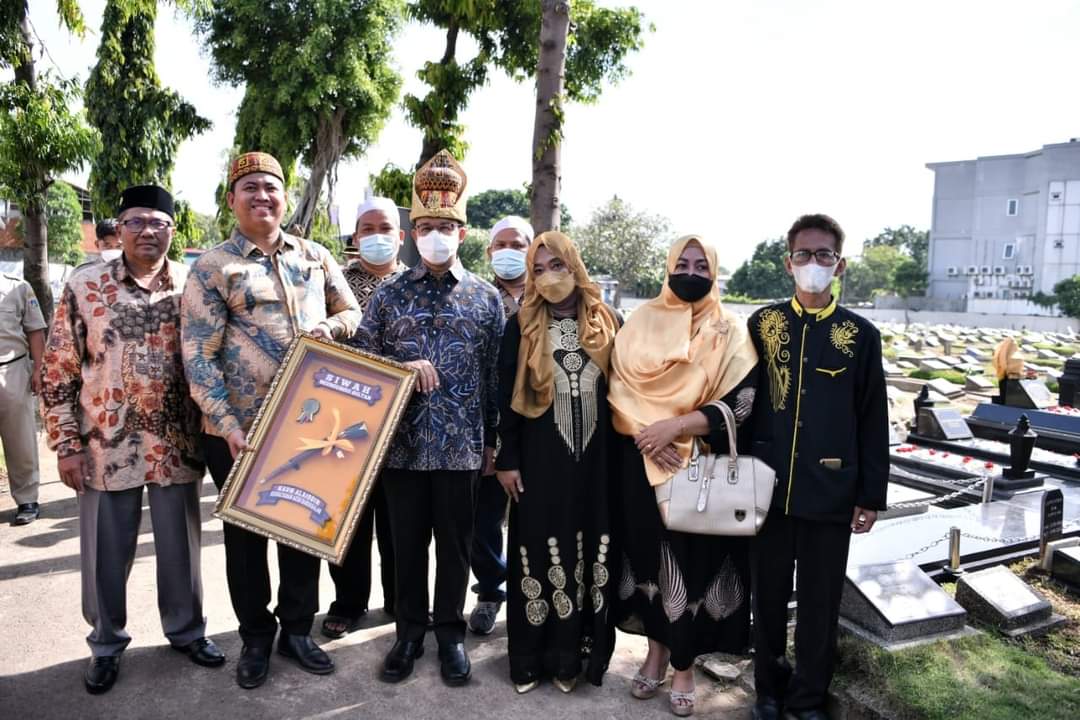 Anies Pugar Makam Sultan Aceh