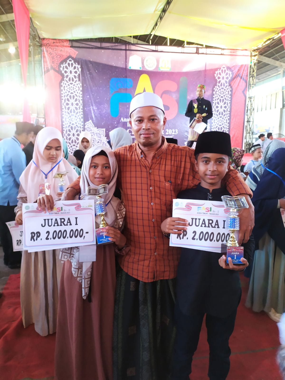 Kakak Beradik, Santri Rumah Qur'an Al-Amzar Raih Juara I FASI Aceh Timur